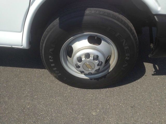 Chevrolet 3500 2011 photo 3