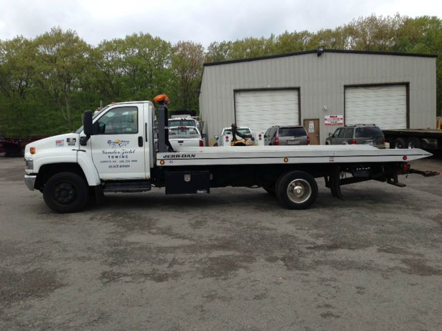 Chevrolet 4500 Rollback 2003 photo 12