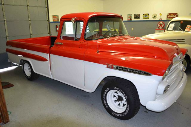 Chevrolet Apache 1959 photo 26