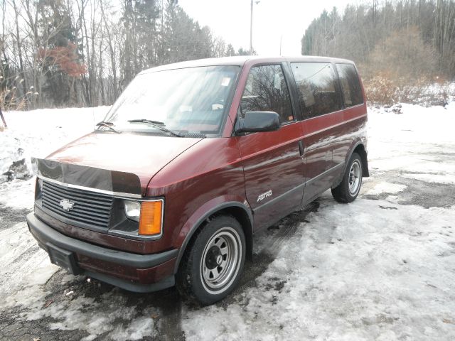 Chevrolet Astro 1989 photo 2