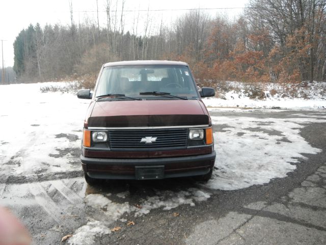Chevrolet Astro 1989 photo 3