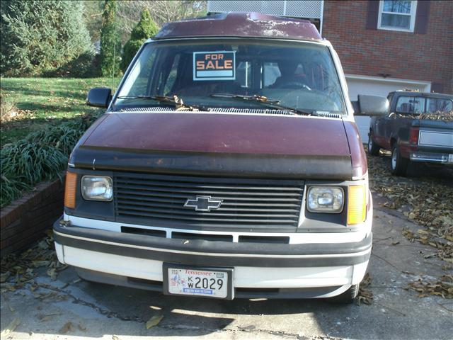 Chevrolet Astro 1990 photo 2