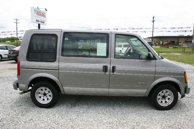 Chevrolet Astro SL AWD CVT Leatherroof Passenger Van
