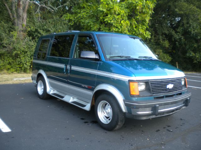 Chevrolet Astro 1994 photo 2