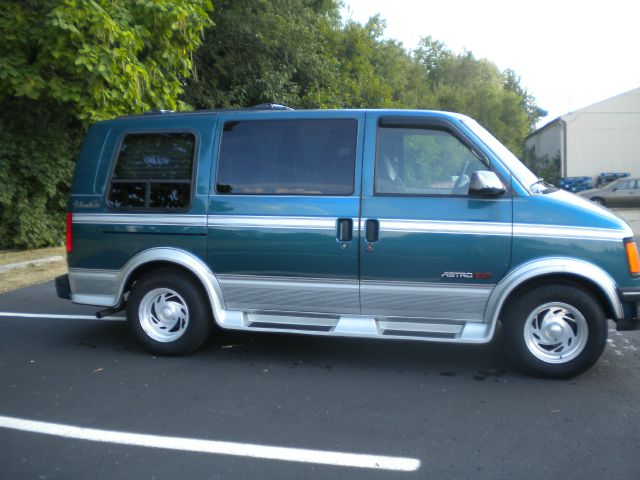 Chevrolet Astro 1994 photo 4