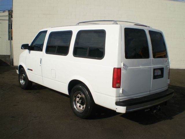 Chevrolet Astro 1994 photo 2