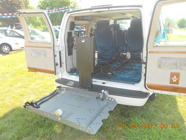 Chevrolet Astro CREW XLT Passenger Van