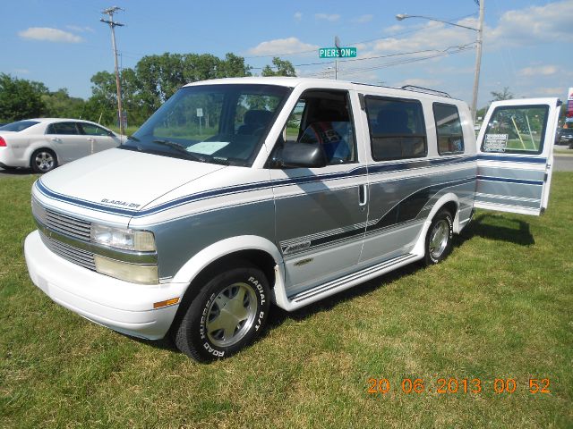Chevrolet Astro 1995 photo 2