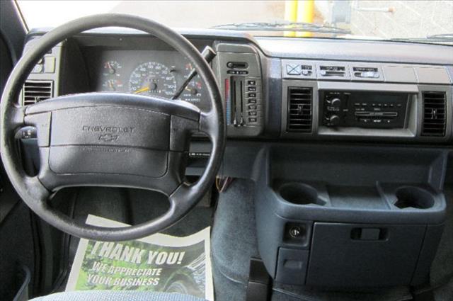 Chevrolet Astro 1995 photo 1