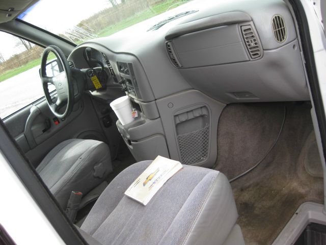 Chevrolet Astro 1997 photo 6