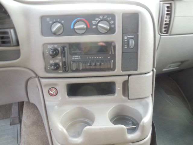Chevrolet Astro 1997 photo 2
