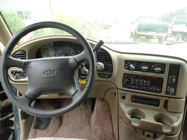 Chevrolet Astro 1997 photo 1