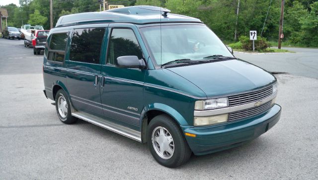 Chevrolet Astro 1997 photo 3