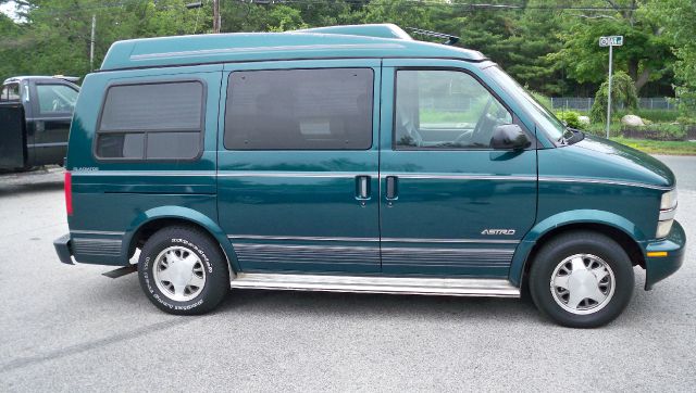 Chevrolet Astro 1997 photo 4