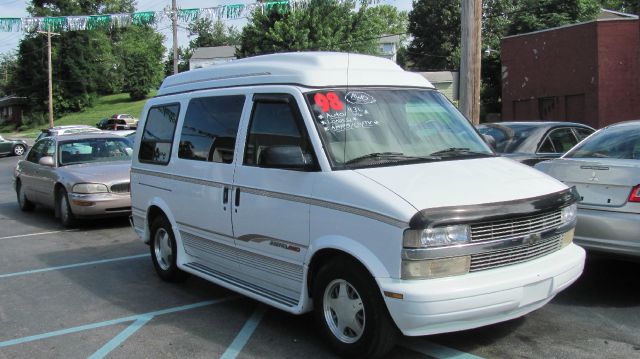 Chevrolet Astro 1998 photo 2