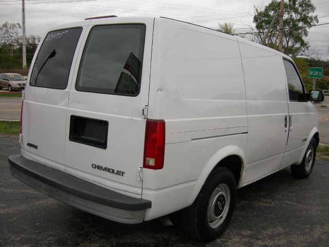 Chevrolet Astro 1998 photo 2