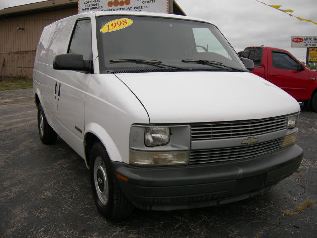 Chevrolet Astro 1998 photo 3