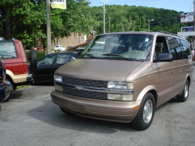 Chevrolet Astro 1998 photo 2