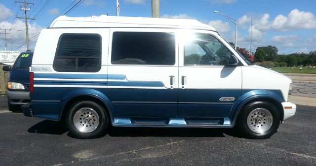 Chevrolet Astro Denali (navigationdvd) Passenger Van