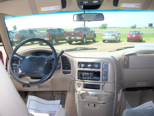 Chevrolet Astro 1998 photo 3