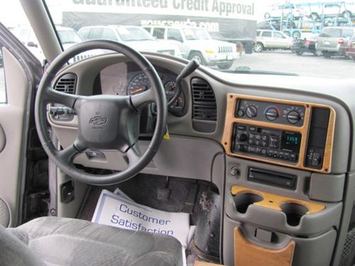 Chevrolet Astro 1999 photo 2