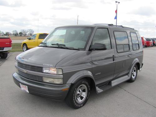 Chevrolet Astro 1999 photo 3