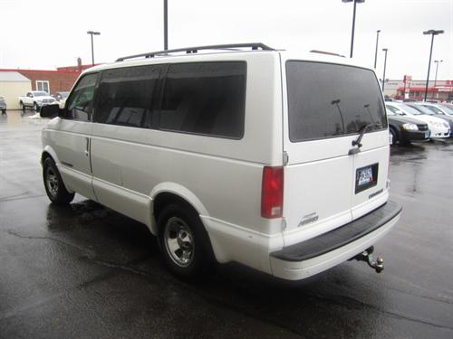 Chevrolet Astro 1999 photo 2