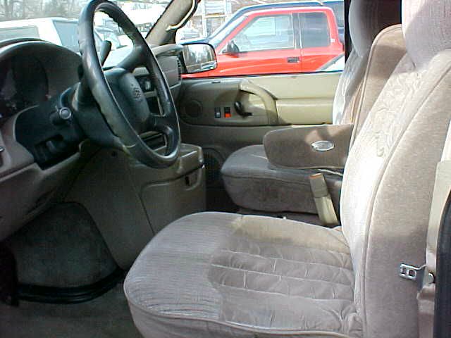 Chevrolet Astro 1999 photo 2