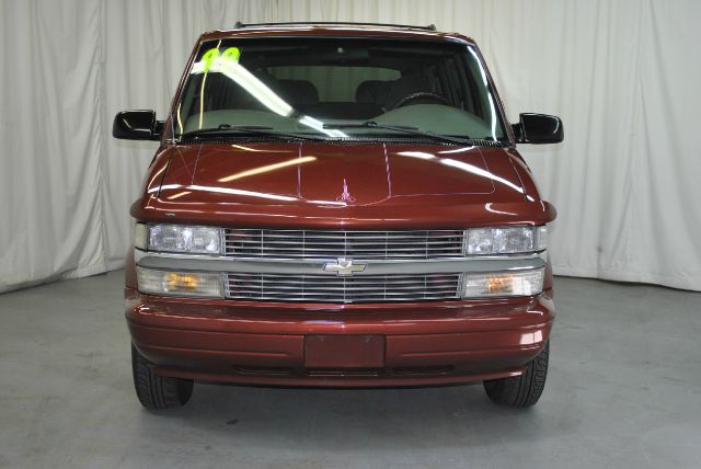 Chevrolet Astro 1999 photo 4