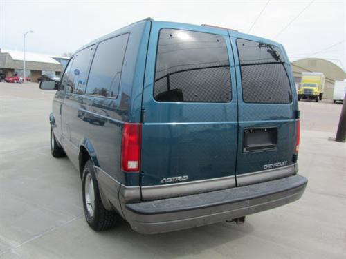 Chevrolet Astro 1999 photo 4