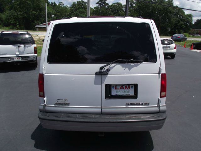 Chevrolet Astro 1999 photo 3