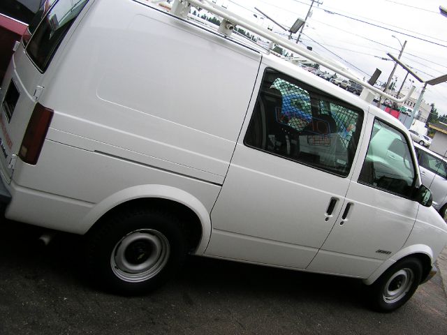 Chevrolet Astro 2000 photo 4