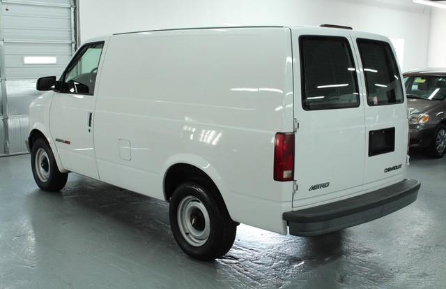 Chevrolet Astro 2000 photo 1