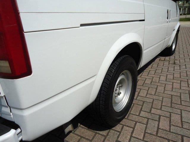 Chevrolet Astro 2000 photo 27