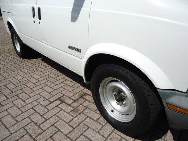 Chevrolet Astro 2000 photo 7