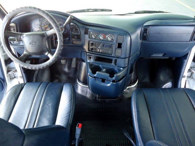 Chevrolet Astro 2000 photo 1