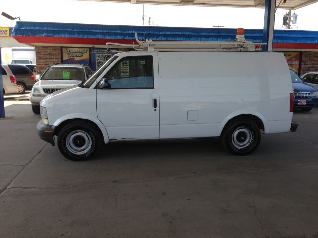 Chevrolet Astro 2000 photo 1