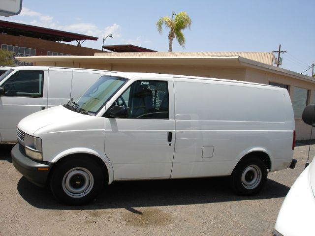 Chevrolet Astro 2000 photo 2