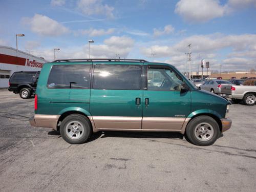 Chevrolet Astro 2000 photo 1