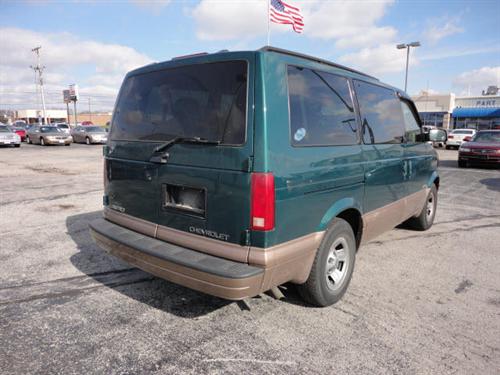 Chevrolet Astro 2000 photo 2