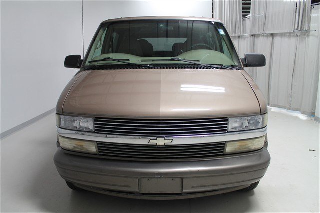 Chevrolet Astro 2000 photo 2