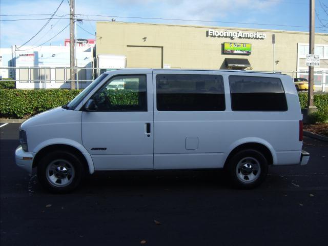 Chevrolet Astro 2000 photo 1