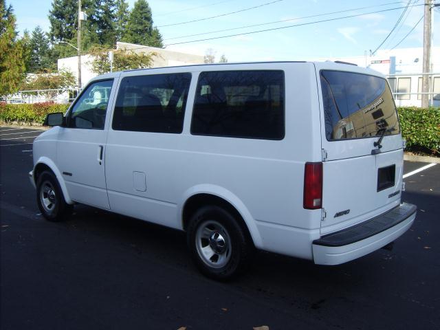 Chevrolet Astro 2000 photo 2