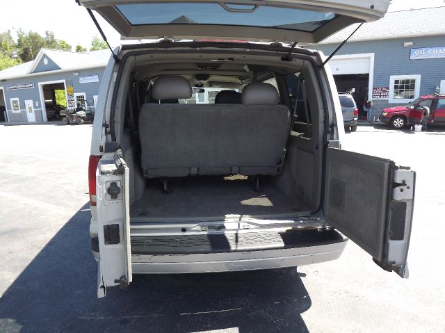 Chevrolet Astro 2000 photo 2