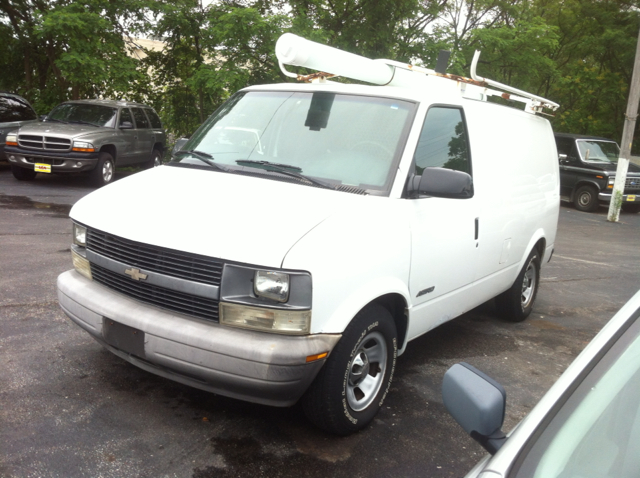 Chevrolet Astro 2001 photo 1