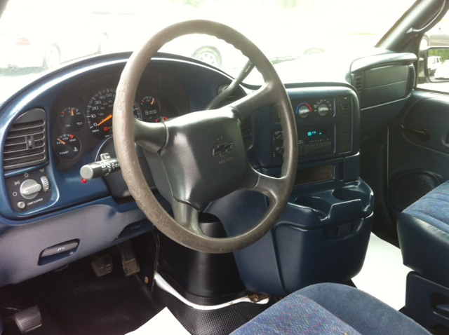 Chevrolet Astro 2001 photo 2