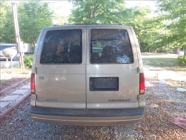 Chevrolet Astro 2001 photo 1