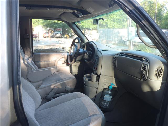 Chevrolet Astro 2001 photo 5