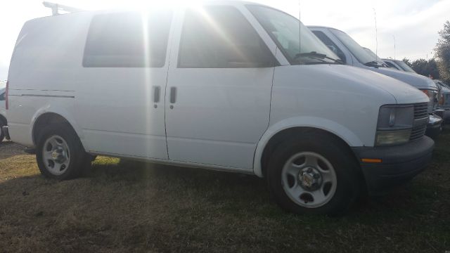 Chevrolet Astro 2001 photo 1