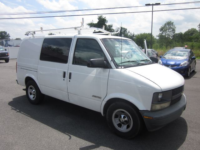 Chevrolet Astro 2001 photo 2